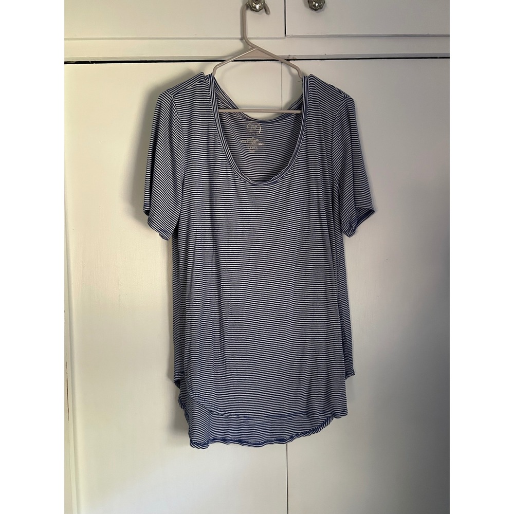 Maurices 24/7 Womens XL Blue White Striped Scoop Neck Curved Hem T-Shirt Tunic